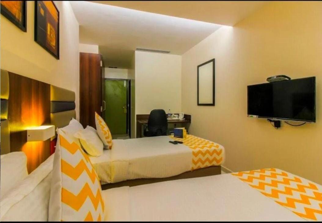 Hotel Regal International - Near Mumbai International Airport Andheri East 외부 사진