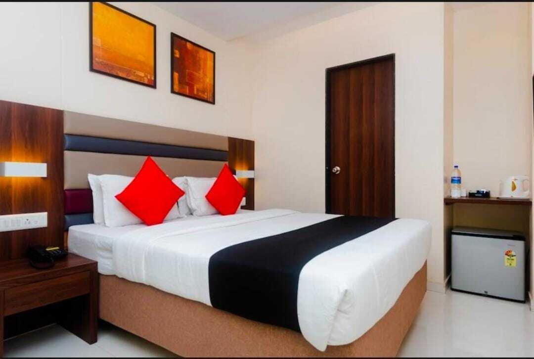 Hotel Regal International - Near Mumbai International Airport Andheri East 외부 사진
