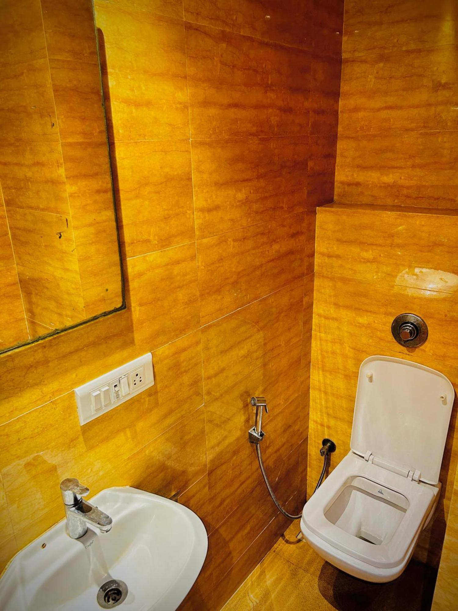 Hotel Regal International - Near Mumbai International Airport Andheri East 외부 사진