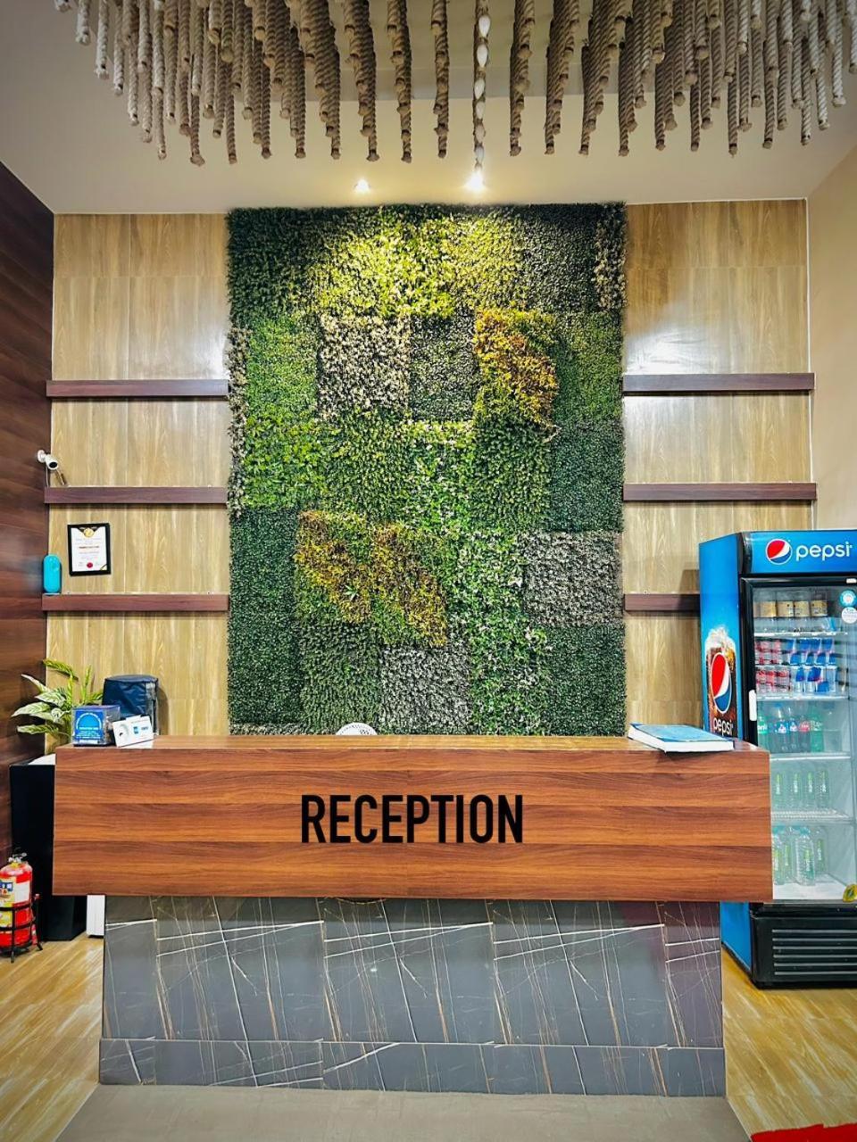 Hotel Regal International - Near Mumbai International Airport Andheri East 외부 사진